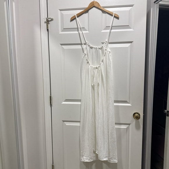 White Maxi Dress - Picture 2 of 3